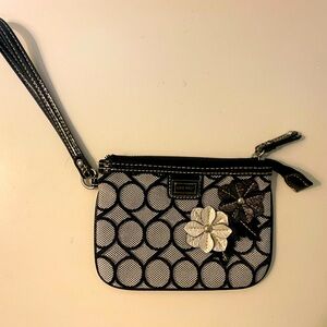 Nine west signature canvas wristlet